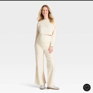 Over the belly High-Rise Maternity Pants by Ingrid & Isabel